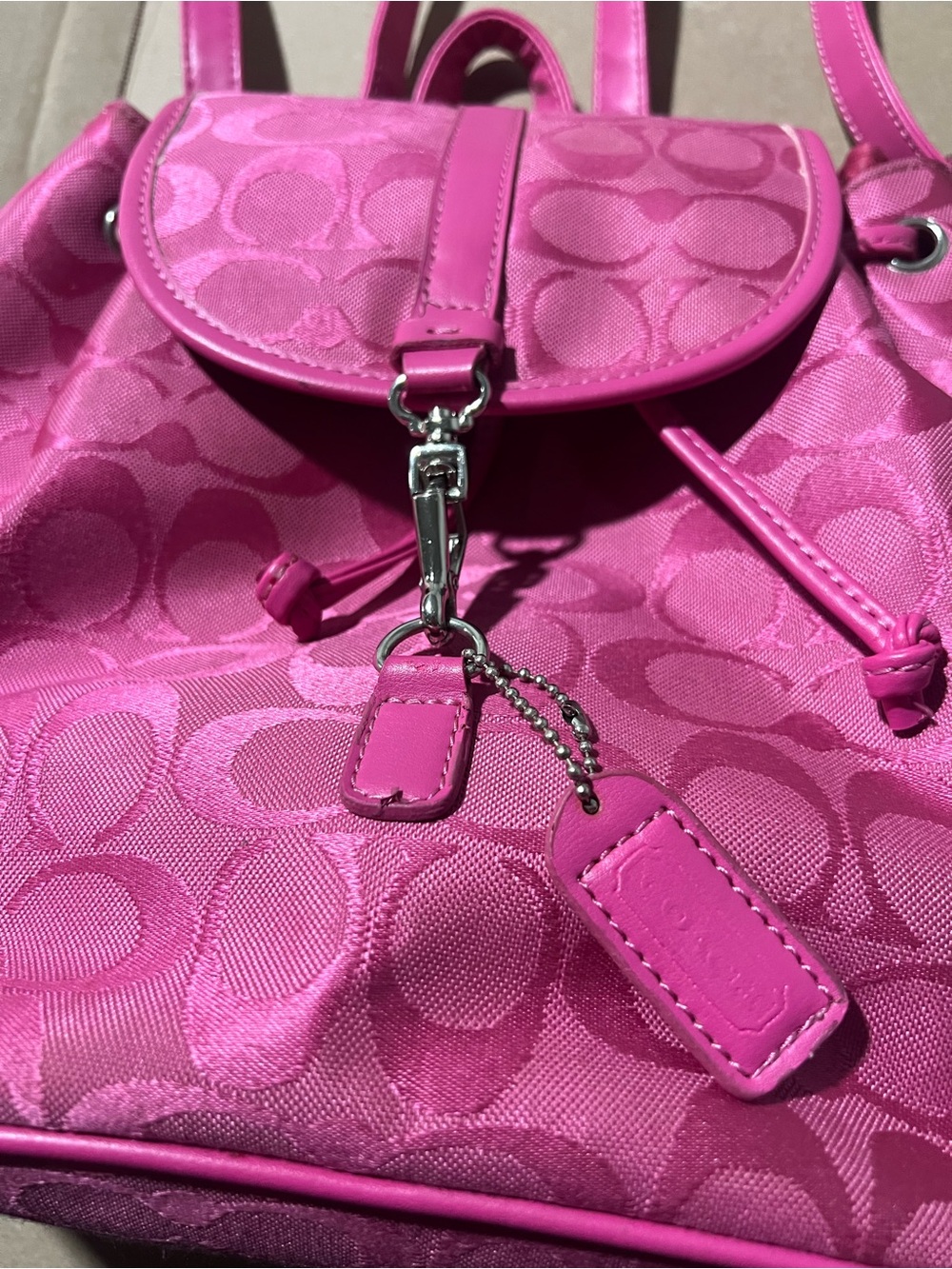 Coach Y2K vintage fuchsia signature drawstring backpack silver hardware - Picture 11 of 13